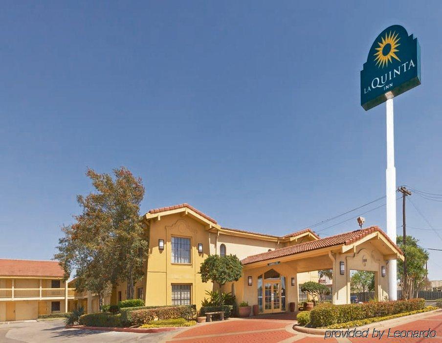 Red Roof Inn Houston East I-10 Eksteriør billede