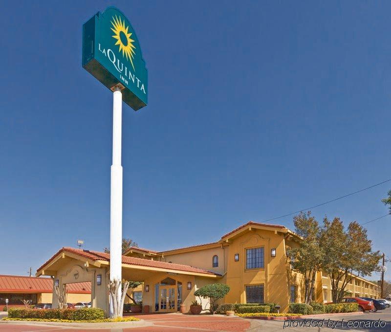 Red Roof Inn Houston East I-10 Eksteriør billede