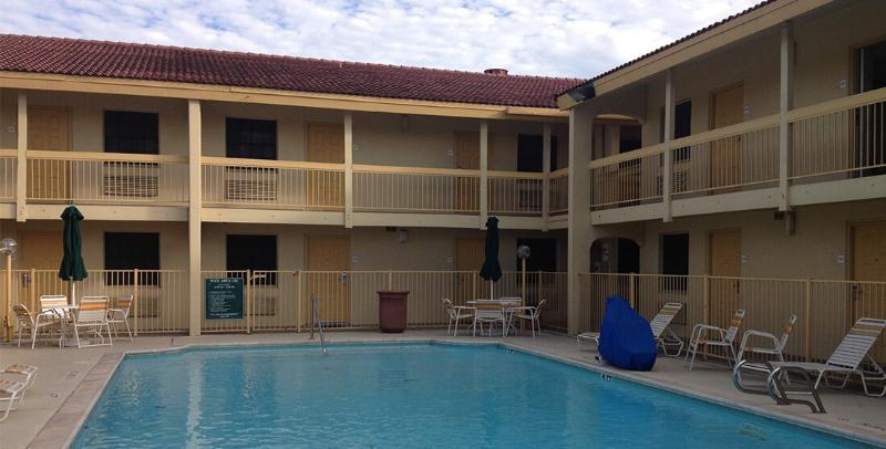 Red Roof Inn Houston East I-10 Eksteriør billede